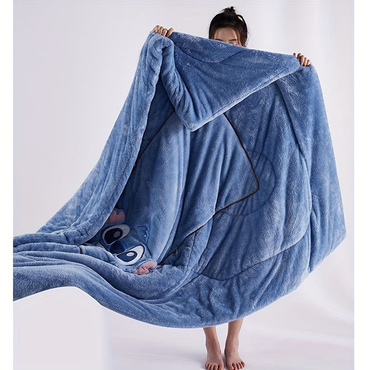 Innovatief Stitch kussen-deken, combineert speels design met praktisch comfort, onmisbaar voor ontspanning.