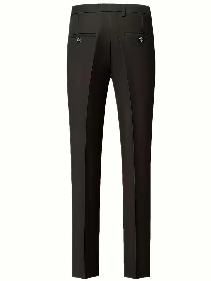 Formeel slim fit pak, tweedelig, perfect voor de moderne man die elegantie zoekt.