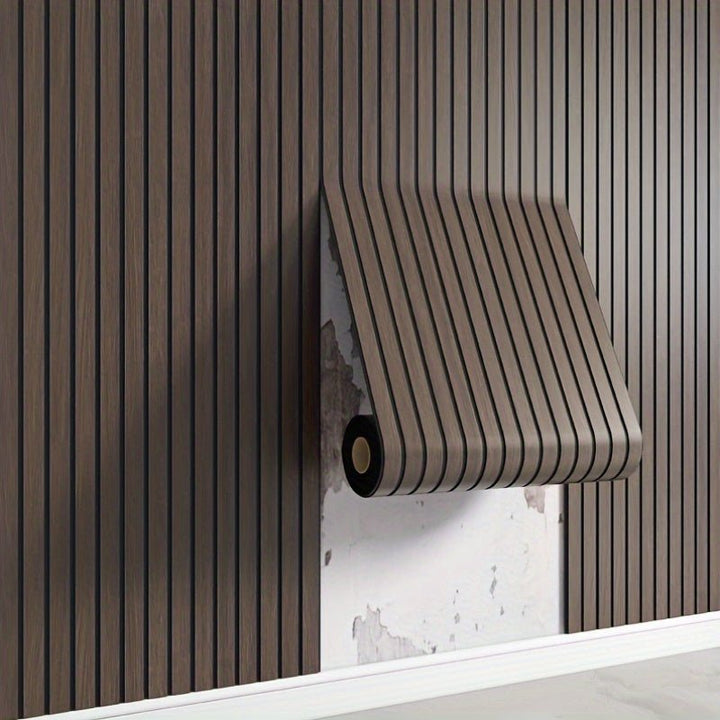 Eenvoudig aan te brengen zelfklevende houtlook PVC wandpanelen; perfect voor DIY muurdecoratie.