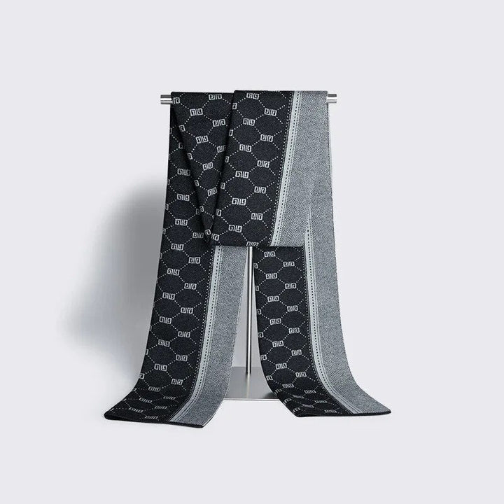 Comfortabele gestreepte wollen sjaal voor heren. Essentieel outdoor accessoire tegen de kou.