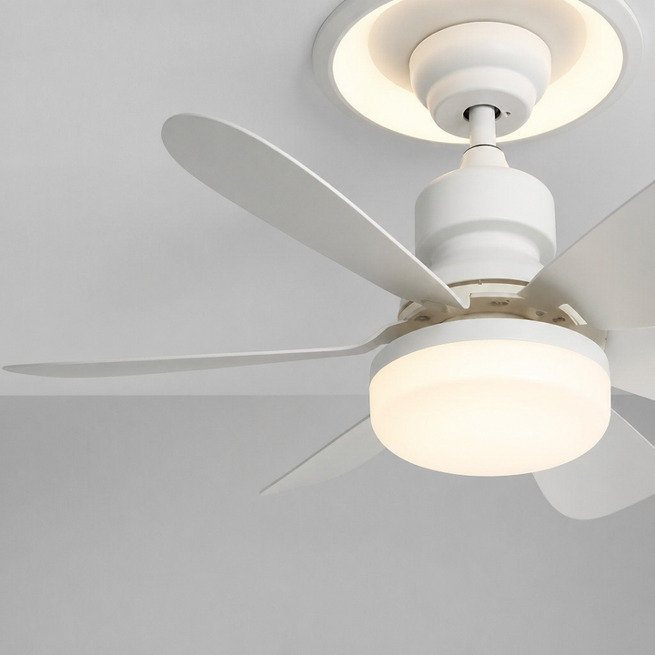 Stijlvolle LED plafondventilator dimbaar, inclusief afstandsbediening. Ideaal voor comfortabel licht en verkoeling in elke kamer.
