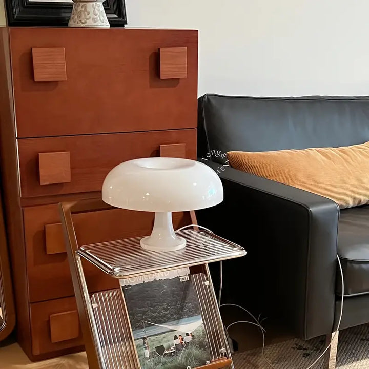 Elegante draadloze tafellamp in paddenstoel design. Perfect sfeerlicht voor binnen en buiten.