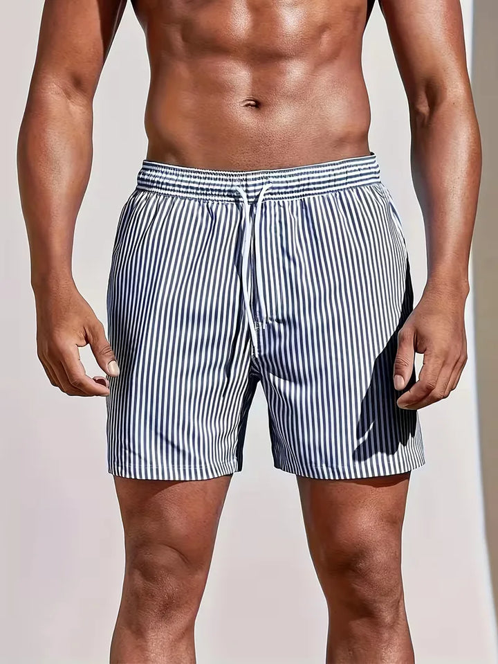 Comfortabele heren badmode: gestreepte zwemshorts, perfect voor vakantie en casual strandlook.