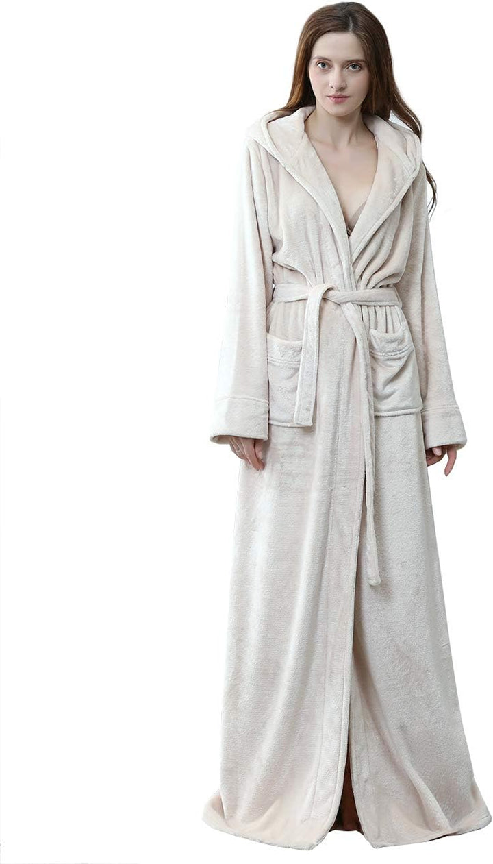 Comfortabele fleece badjas, CozyFluff met capuchon, perfect als huispak.