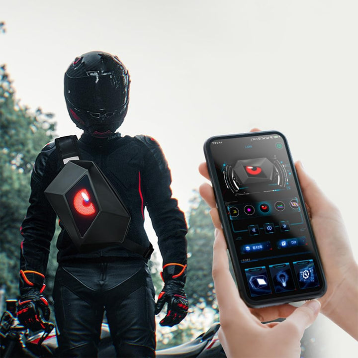 Moderne digitale LED motorfiets schoudertas met programmeerbaar display. Essentiële tech accessoire.