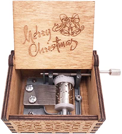 Gedetailleerde houten kerst muziekdoos, perfect voor feestdagen en winterse decoratie.