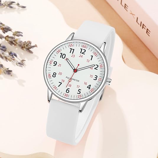 Kleurrijk waterdicht zusterhorloge, een functioneel accessoire voor verpleegkundigen.
