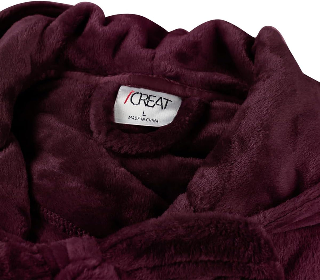 Luxe unisex badjas met capuchon, gemaakt van zacht pluizig fleece.