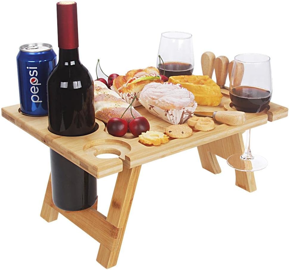 Houten wijntafel, draagbaar en compact; ideaal voor een gezellige picknick of tuinfeestje.