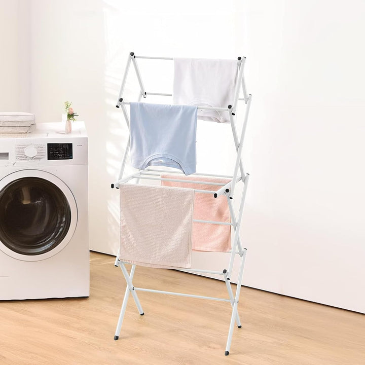 Ruimtebesparend wasrek met 3 lagen, compact opvouwbaar; perfect voor kleine huishoudens.