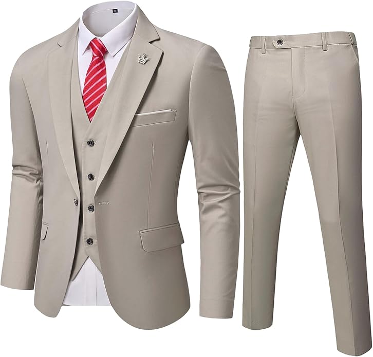 Man in comfortabel tweedelig herenpak Ralph met overhemd en stropdas; complete zakelijke look.