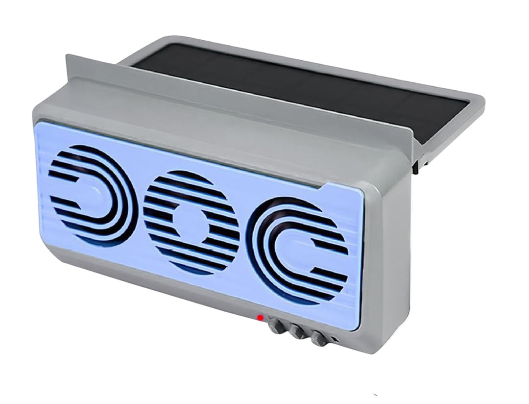 Draagbare zonneventilator auto, essentieel gadget voor klimaatbeheersing en comfort op warme dagen.