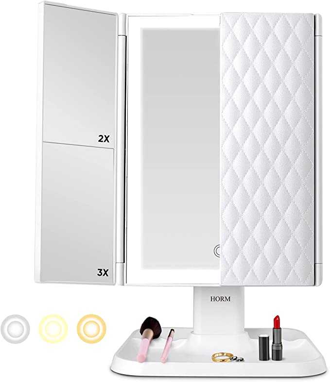 Dames make-up spiegel met heldere LED-verlichting voor perfecte cosmetica applicatie, ideaal voor badkamer.