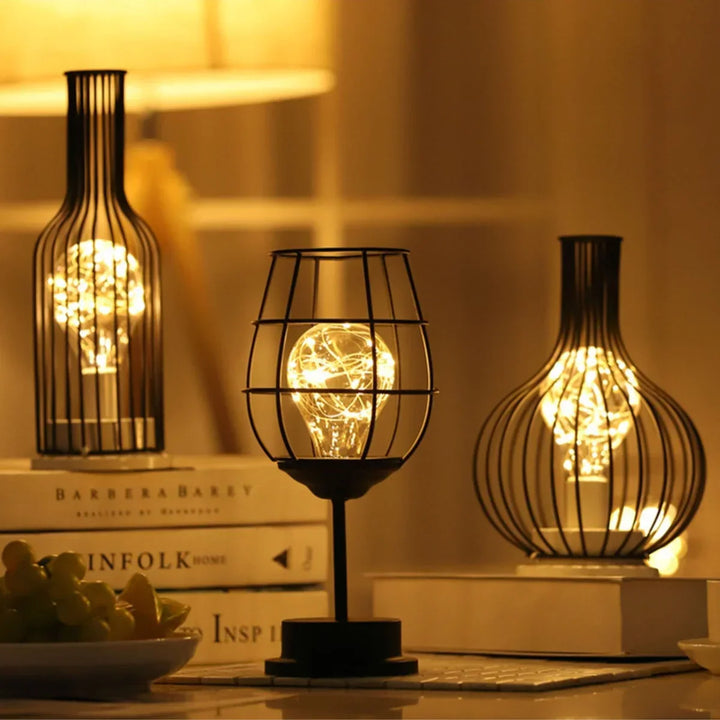 Dimbaar luxe tafellamp EleganceGlow, creëert warme sfeer in woonkamer of slaapkamer. Verstelbaar.