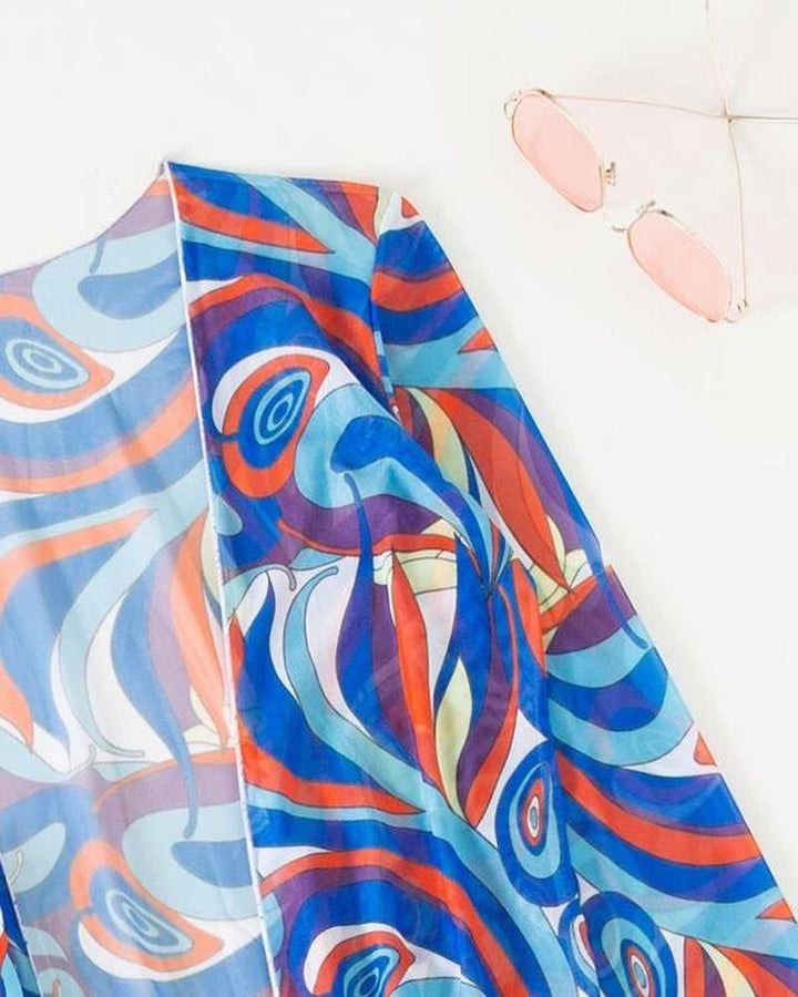 Driedelige dames set: bikini, top & broek, perfect voor een ontspannen zomerdag.