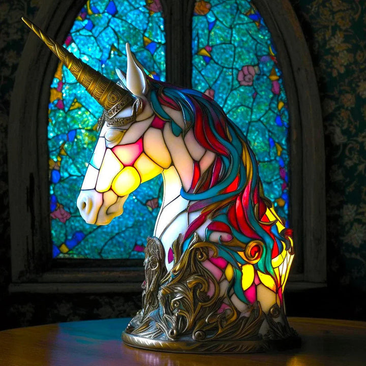 Handgemaakte glas-in-lood dierenlamp, een ambachtelijk staaltje sfeervolle en decoratieve verlichting.