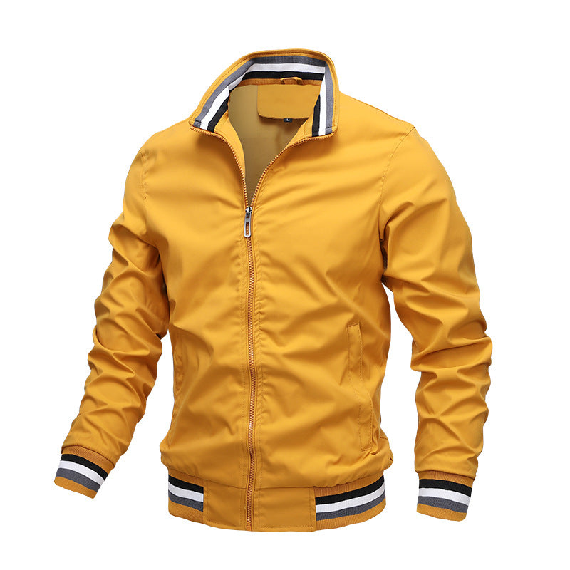 Lichtgewicht heren zomerjas, comfortabel en ademend, perfect voor warme en zonnige dagen.