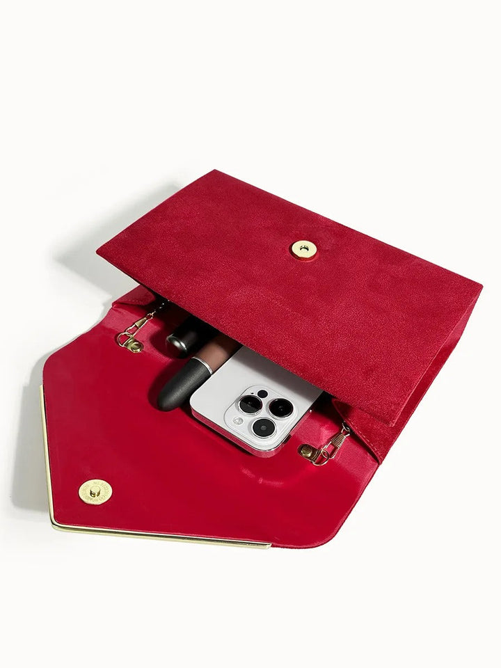 Elegante dames handtas: suède-stijl fluwelen envelop clutch, een stijlvol accessoire met ketting.