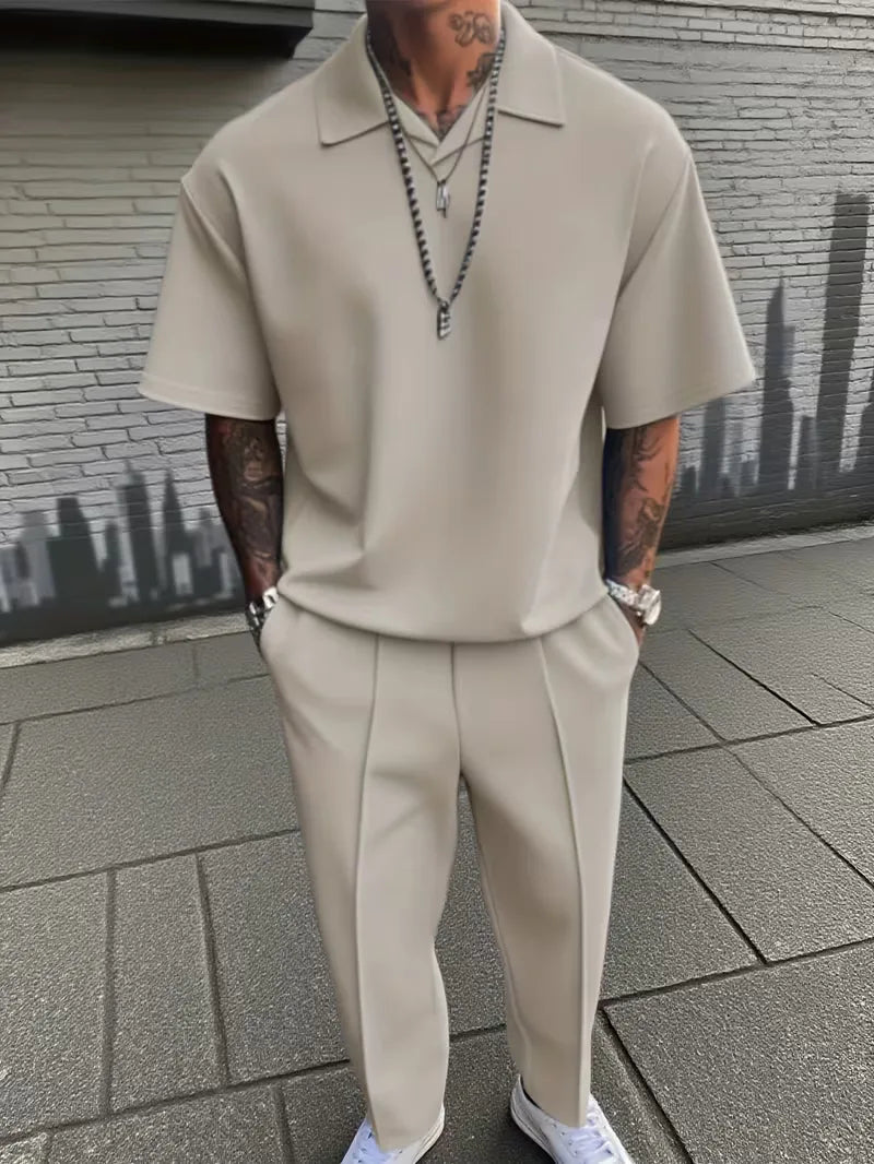 Lente/herfst herenpak, tweedelig smart-casual set met korte mouwen en rechte pijpen.