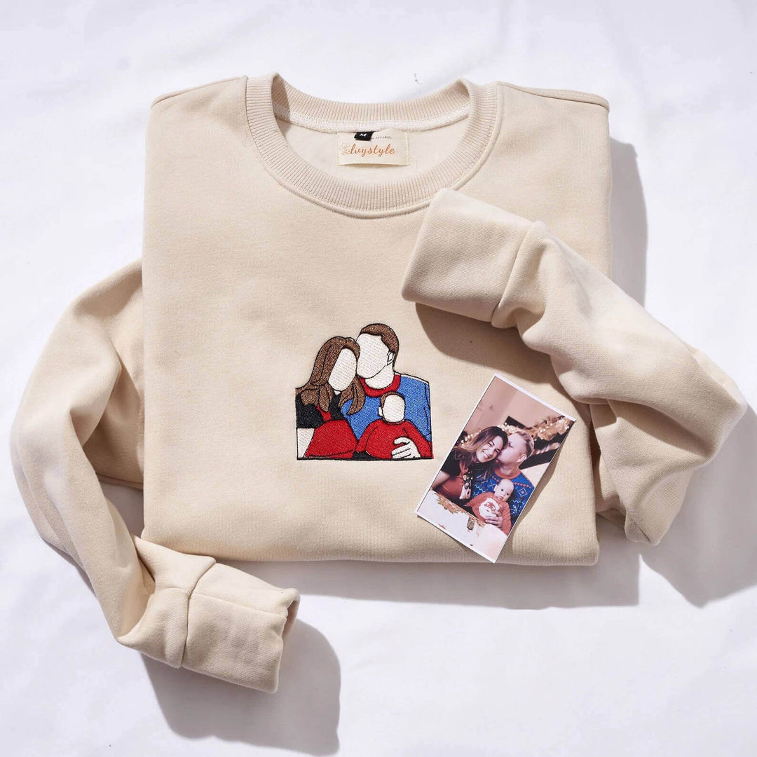 Gepersonaliseerde sweatshirt, geborduurd met logo of design; stoere unisex kleding.