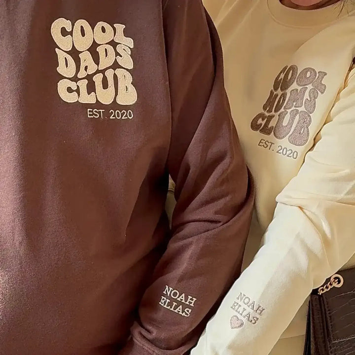 Zwarte gepersonaliseerde dames hoodie, heerlijk comfortabel moederdag cadeau met uniek ontwerp.