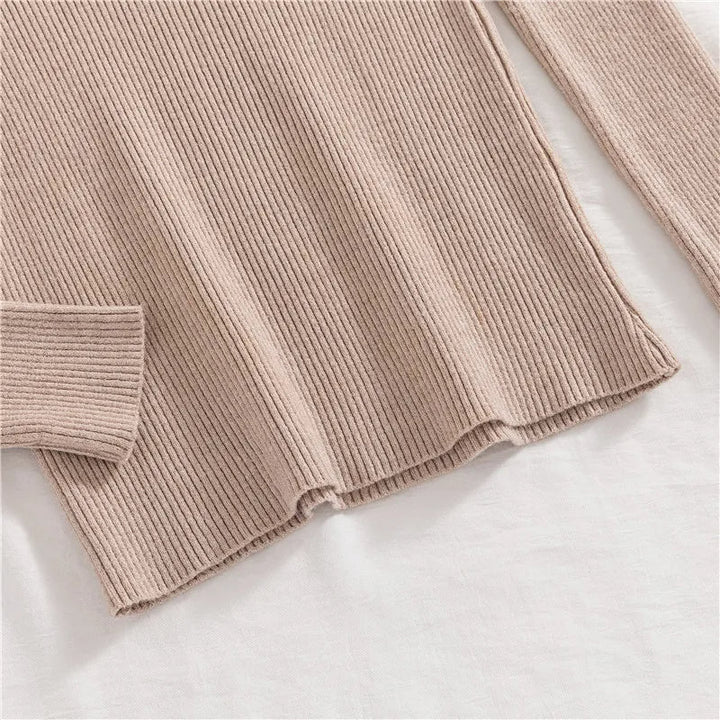 Zachte en warme gebreide coltrui voor dames. Effen, perfect voor herfst/winter.
