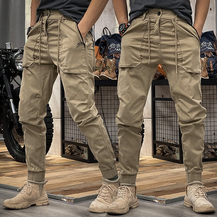Comfortabele herenbroek. Stretch cargobroek in khaki, perfect voor reizen, werk en vrije tijd.