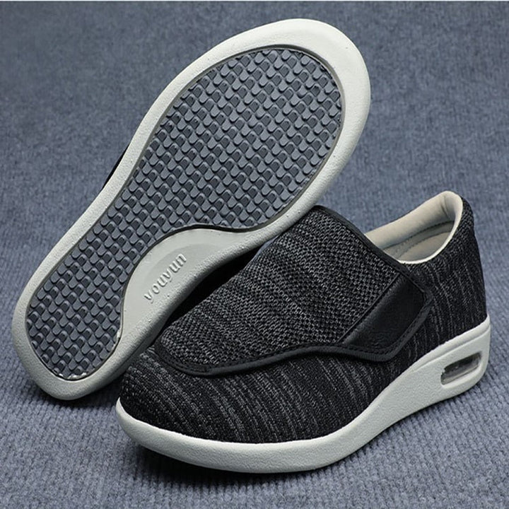 Slipvaste diabetici schoenen ComfortEase, brede pasvorm voor stabiliteit en veiligheid bij gevoelige voeten.