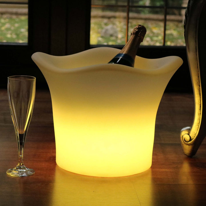 Kleurveranderende LED ijsemmer met sfeerverlichting, ideaal als partygadget en drankkoeler voor elk feest.