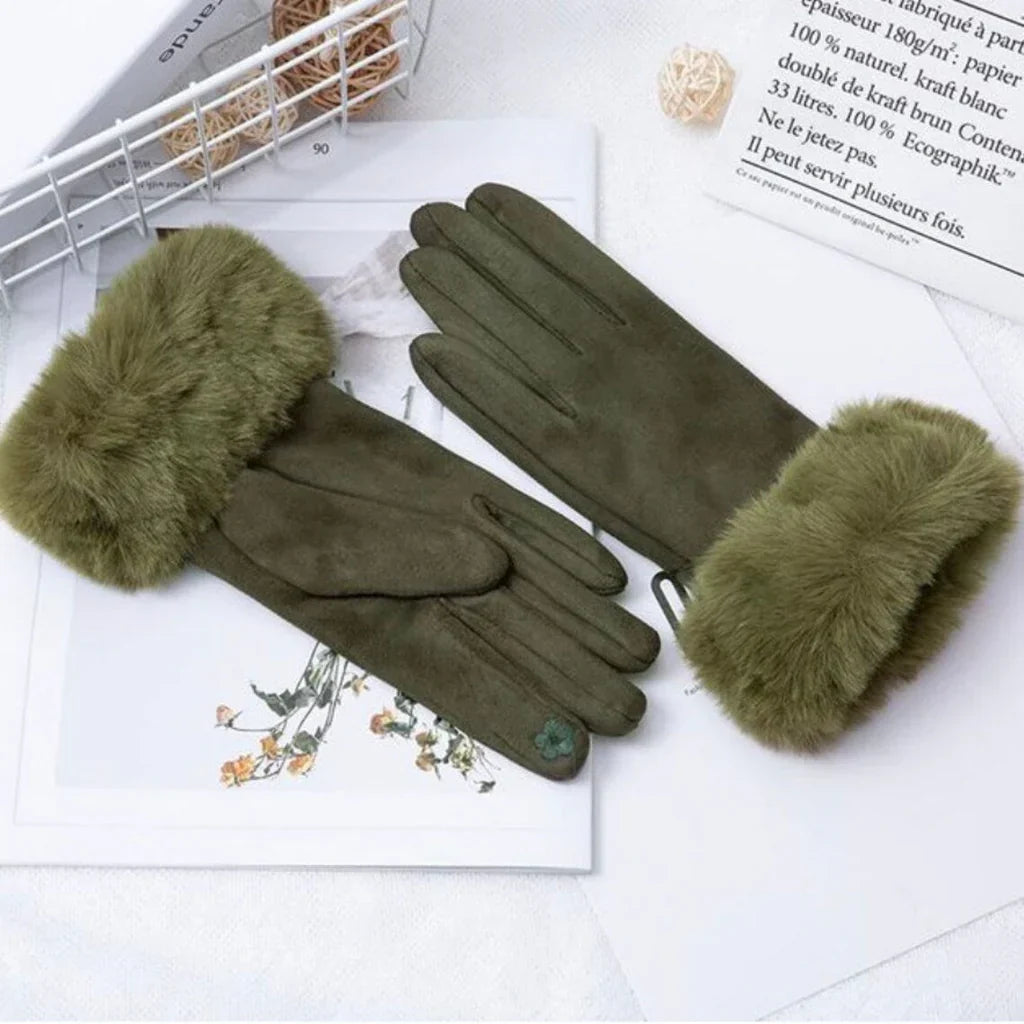 VelvetGlam suède handschoenen dames, met warm imitatiebont, perfect voor koude dagen.