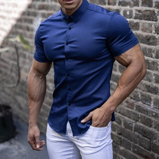 Stijlvol slim-fit heren overhemd Luca met korte mouwen van stretchstof. Comfortabel en modern, perfect voor elke gelegenheid.