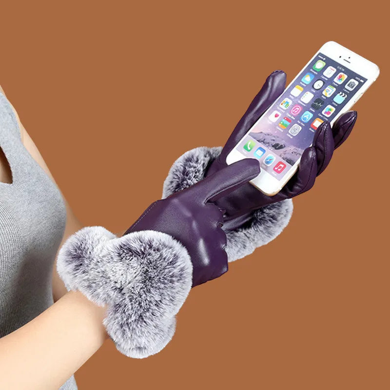 Warme en stijlvolle PU leren dameshandschoenen, ideaal als winter modeaccessoire.