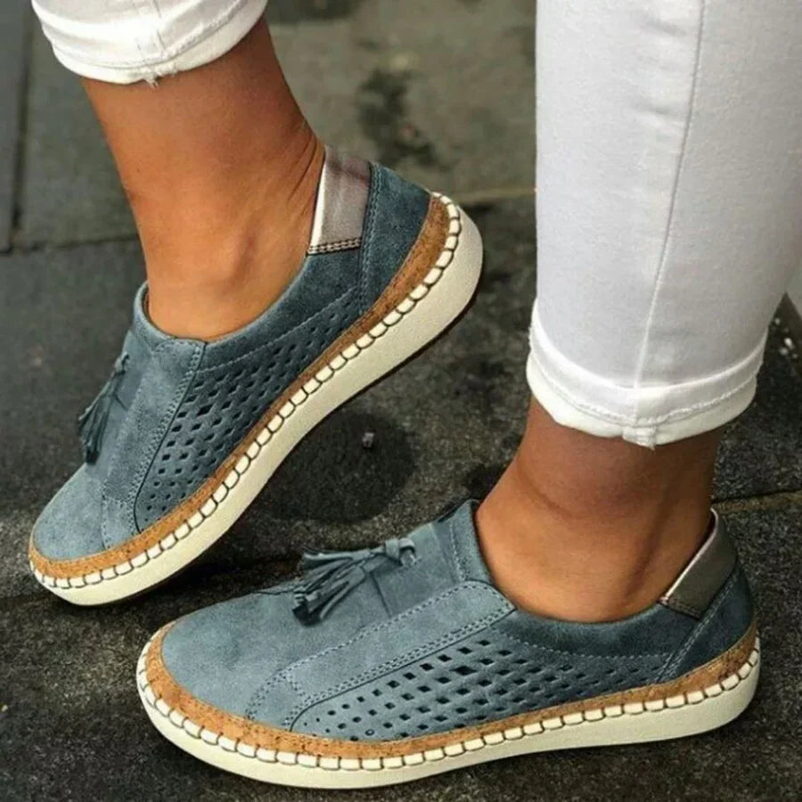 Dames AirComfort sneakers, zwart, met antislipzool voor veiligheid en stabiliteit.