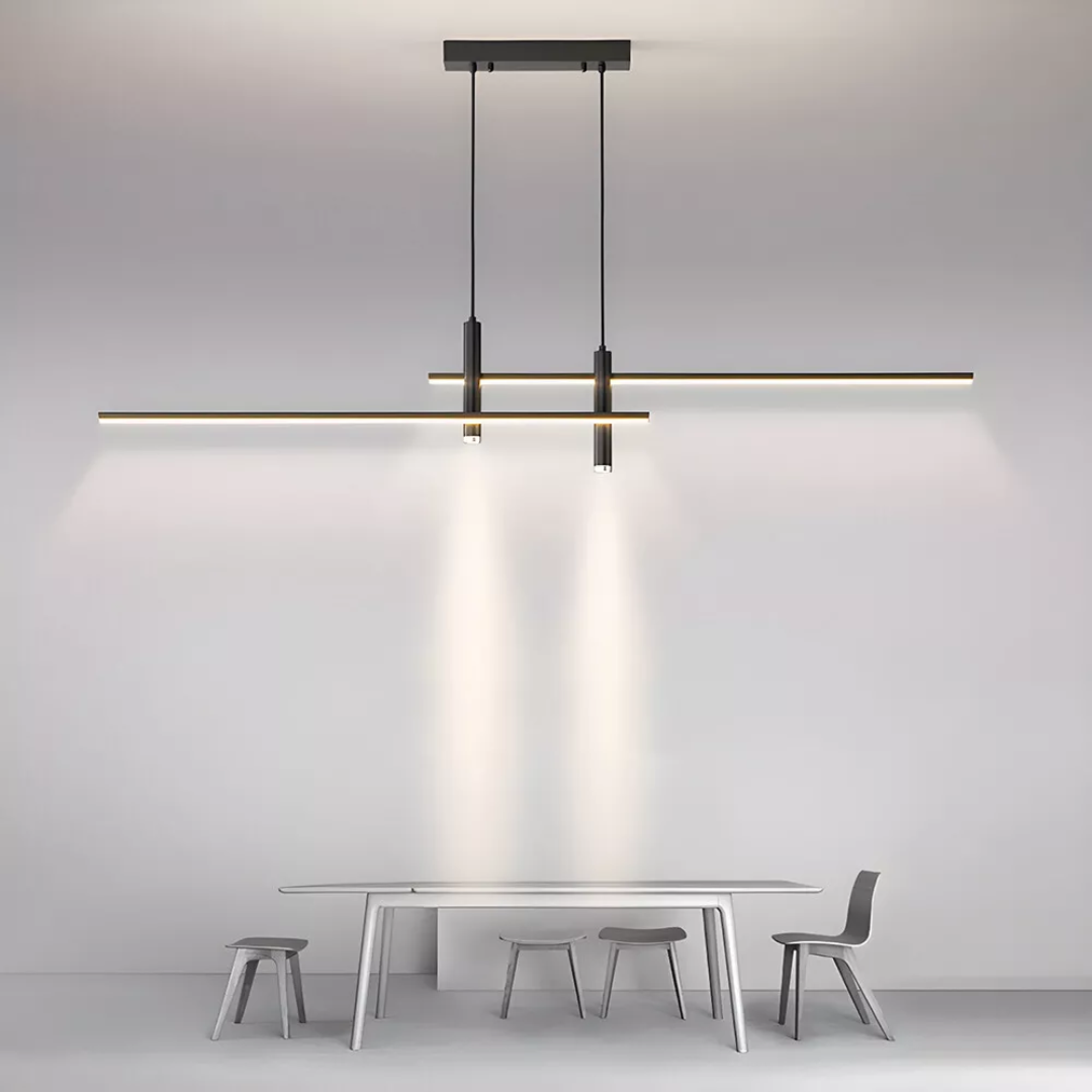 Sfeervolle LED hanglamp in goud en zwart boven een moderne eettafel. Dimbare verlichting voor elke gelegenheid.