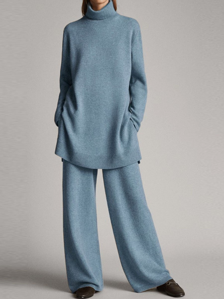 Dames tweedelige set in comfortabele stof. Stijlvolle outfit voor elke gelegenheid, modieuze vrijetijdskleding.