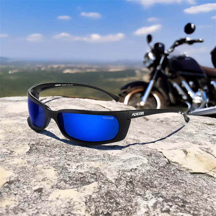 Duurzame motorzonnebril met UV-filter, ontworpen voor comfort en maximale veiligheid bij motorrijden.