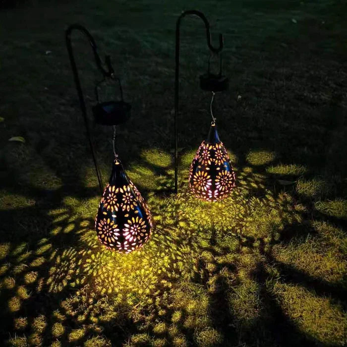 Duurzame SolarLuxe solarlamp met zonne-energie, roestvrijstalen, weerbestendige LED tuinverlichting.