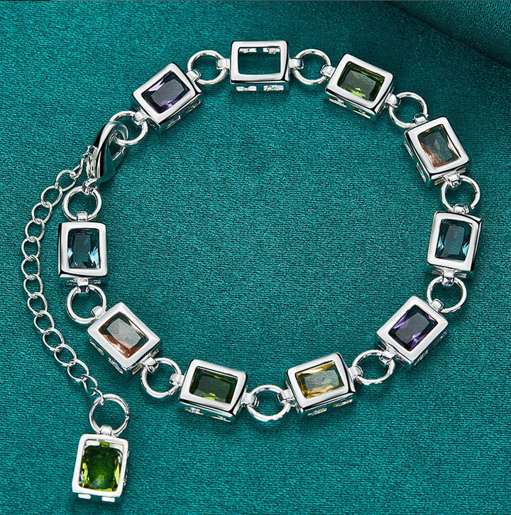 Prachtige meerkleurige zirkonia damesarmband, verzilverd en ontworpen voor comfort en stijl. Mooi cadeau voor vrouwen.