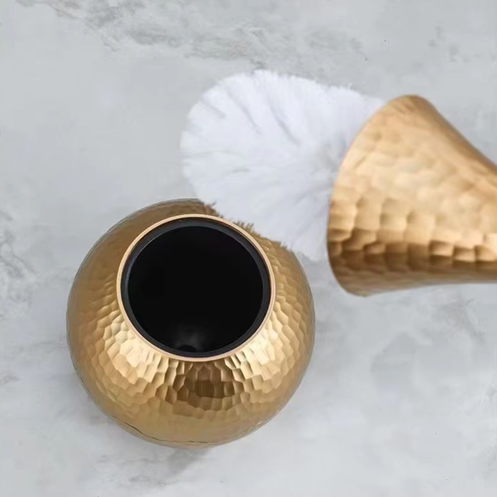 Glanzende luxe toiletborstelset van duurzaam ABS, perfect voor moderne badkamerinterieurs. Voegt elegantie toe.