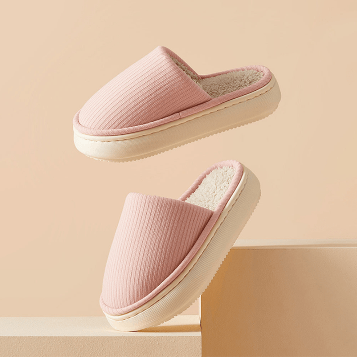 Zachte dames cloud pantoffels voor ultiem comfort en warme voeten; ideaal als huispantoffels.