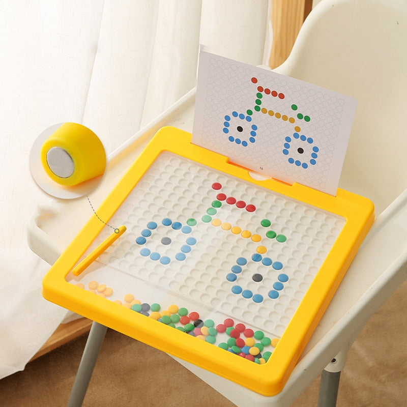 Speelgoed magneetbord met kralen, bevordert creativiteit, concentratie en leert kids letters en cijfers.