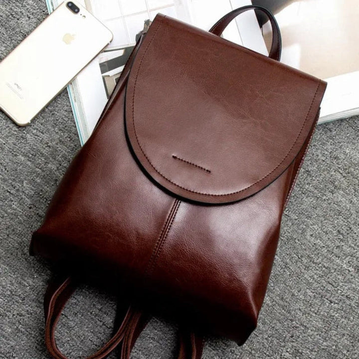 Praktische damesrugzak van leer, perfect voor school, werk of als elegante reisgenoot.