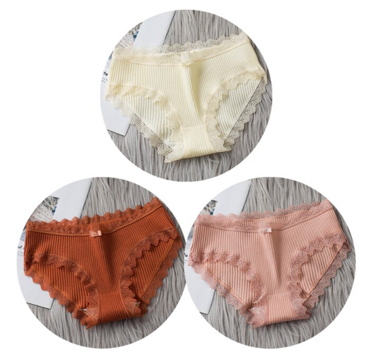 Naadloos ondergoed voor dames, comfortabele slipjes met lage taille en fijne stretch.