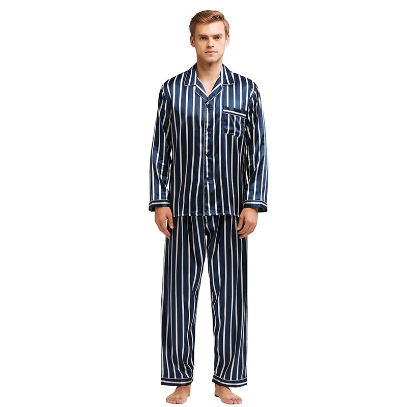 Luxe heren satijnen pyjama set, comfortabele nachtkleding & stijlvolle loungewear voor mannen.
