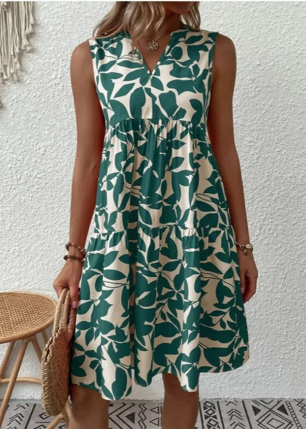 Luchtige en comfortabele dames zomerjurk met V-hals, ideaal voor een relaxte dag met stijl.
