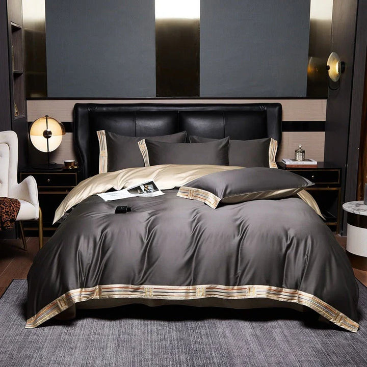 Stijlvolle satijnen beddengoedset, verfraait elke slaapkamer met zijn luxe uitstraling en comfort.