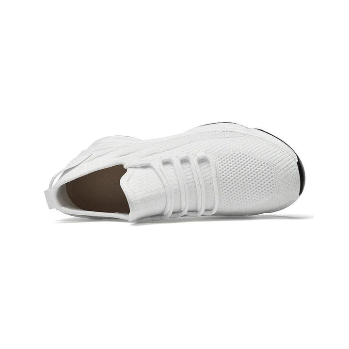 Grijze casual sneakers met discrete hoogteverhoging voor heren. Moderne, stijlvolle en comfortabele veterschoenen.