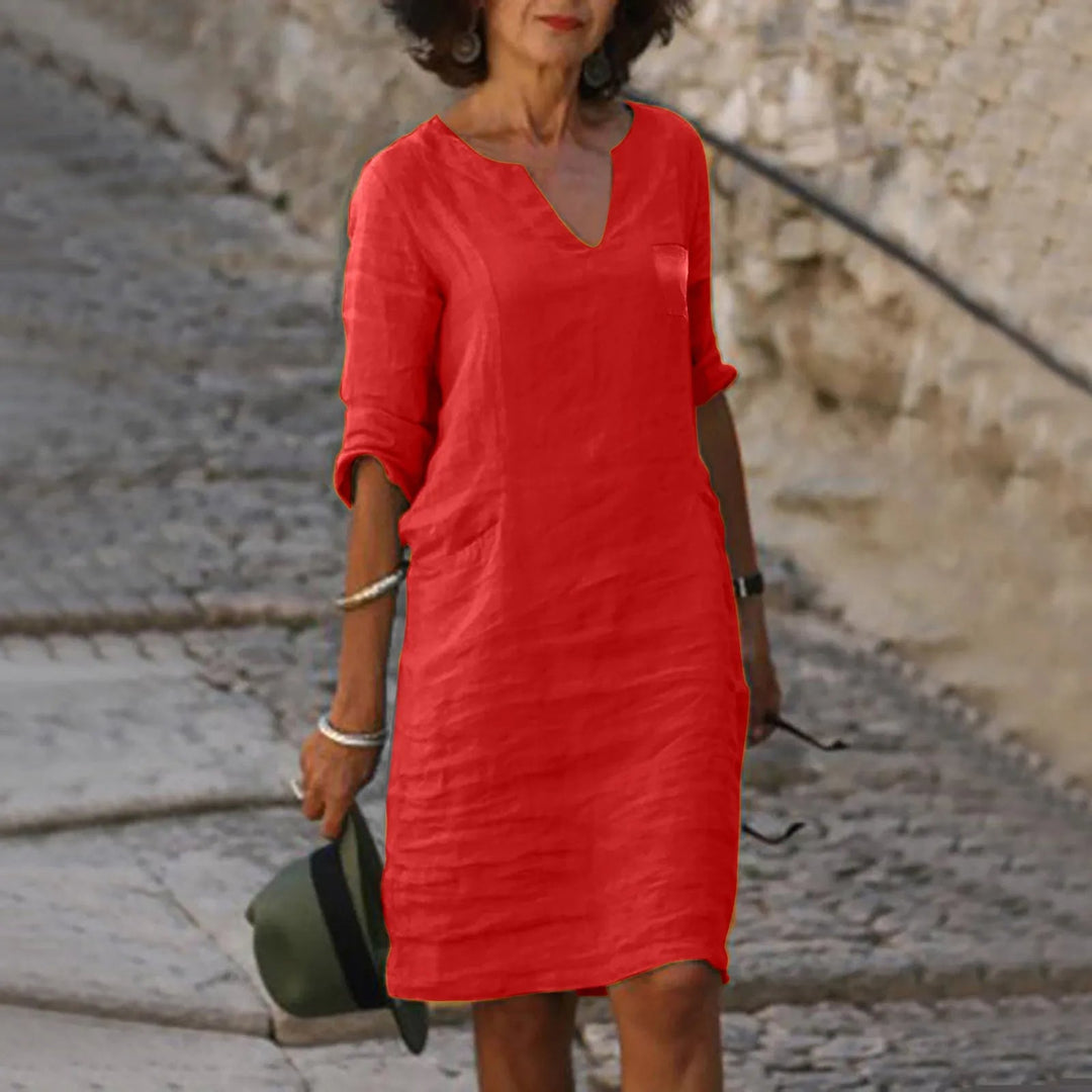 Veelzijdige dames midi jurk. Comfortabele en elegante zomerkleding, ideaal als feestjurk.