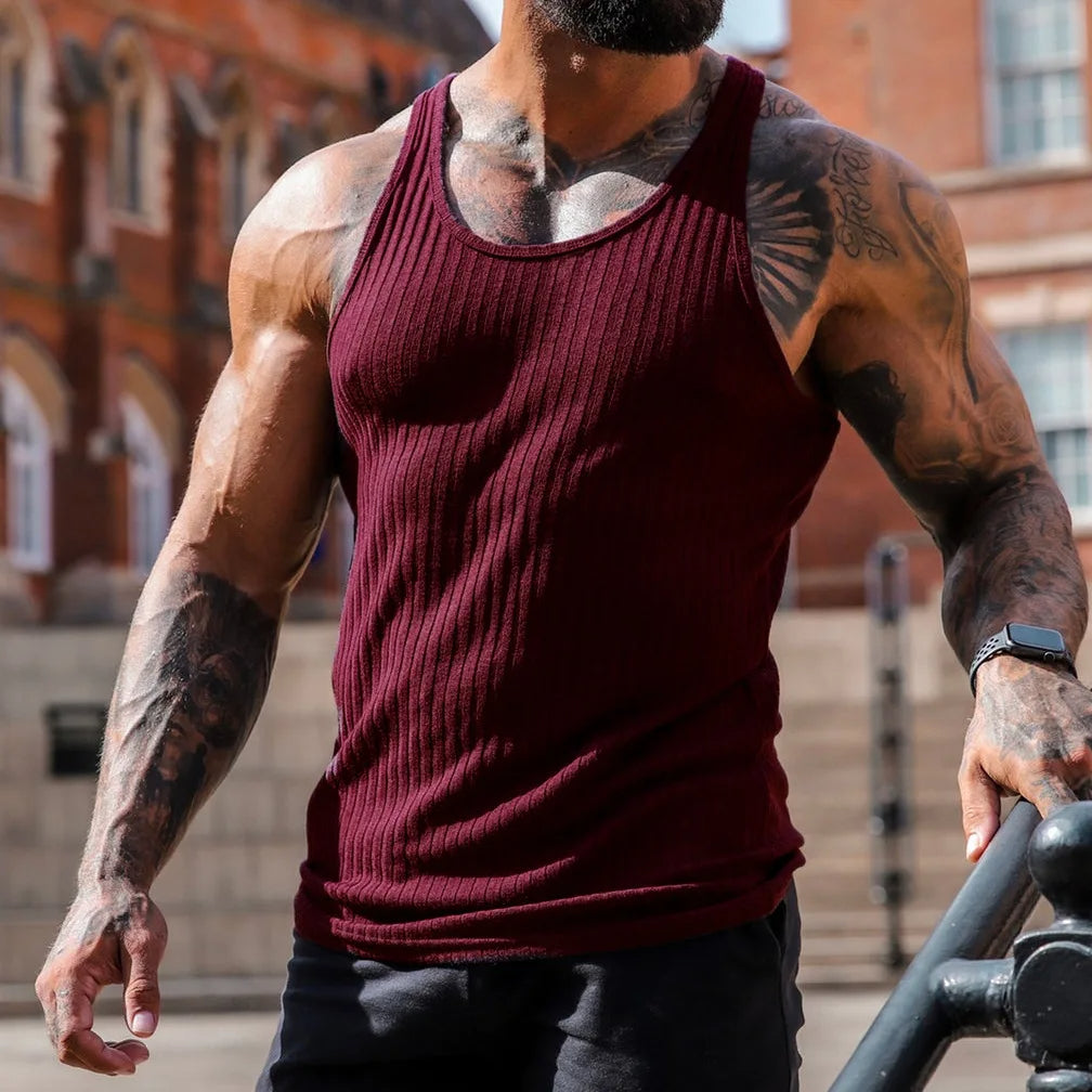 Veelzijdige heren tanktop met strepen, ideaal voor sport, vrije tijd en casual zomerlooks. Mouwloos comfort.