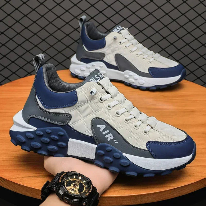 Trendy heren sneakers van Hoymans met stevige platformzool, veelzijdig en comfortabel voor elke dag.